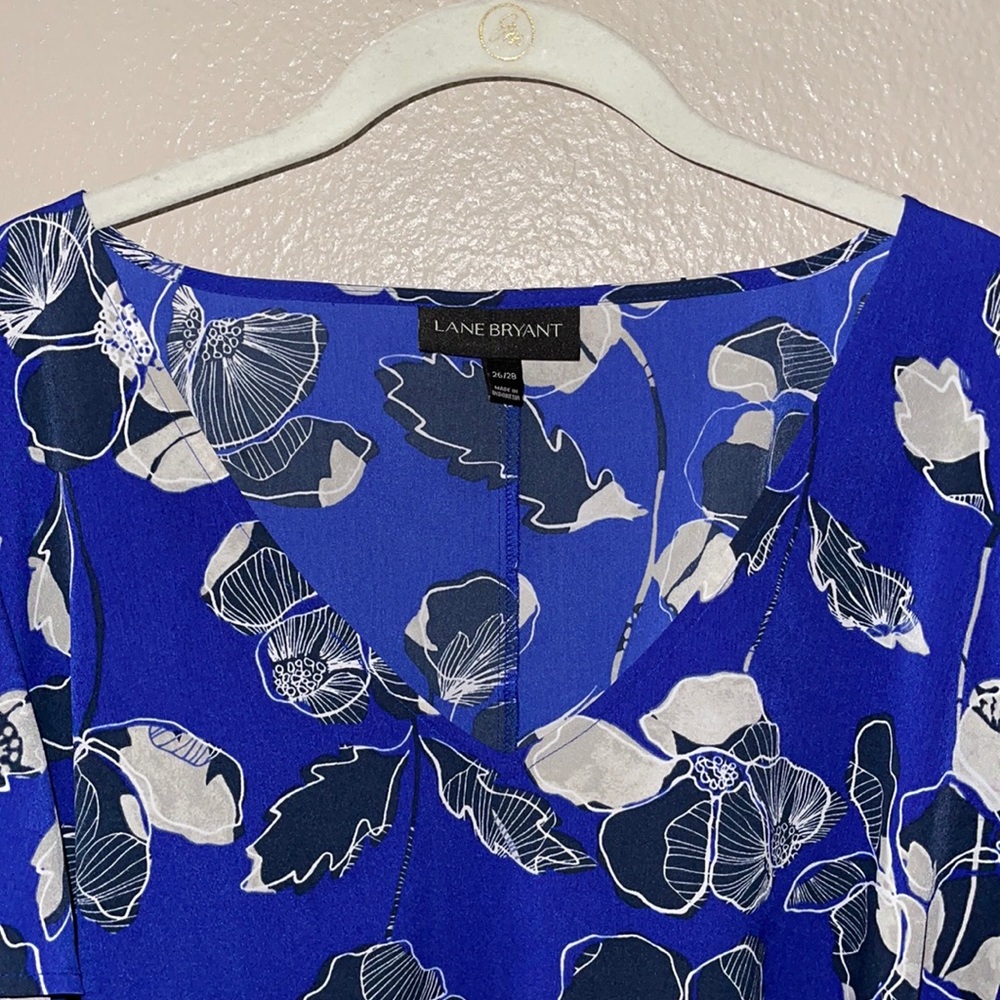 Beautiful Blouse Blue Floral Lane Bryant 26 28 Top - Picture 2 of 5